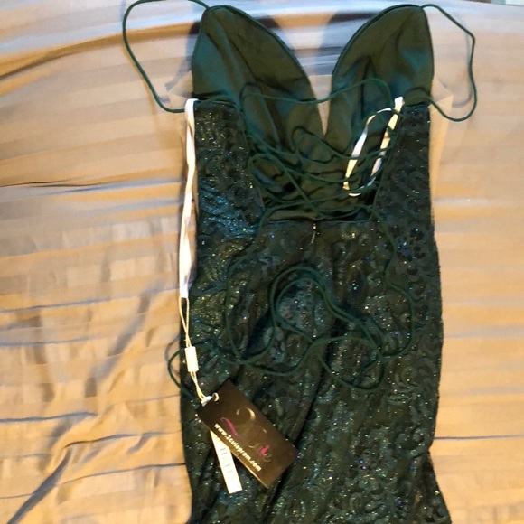 Emerald J. Micheals prom dress - Picture 5 of 8